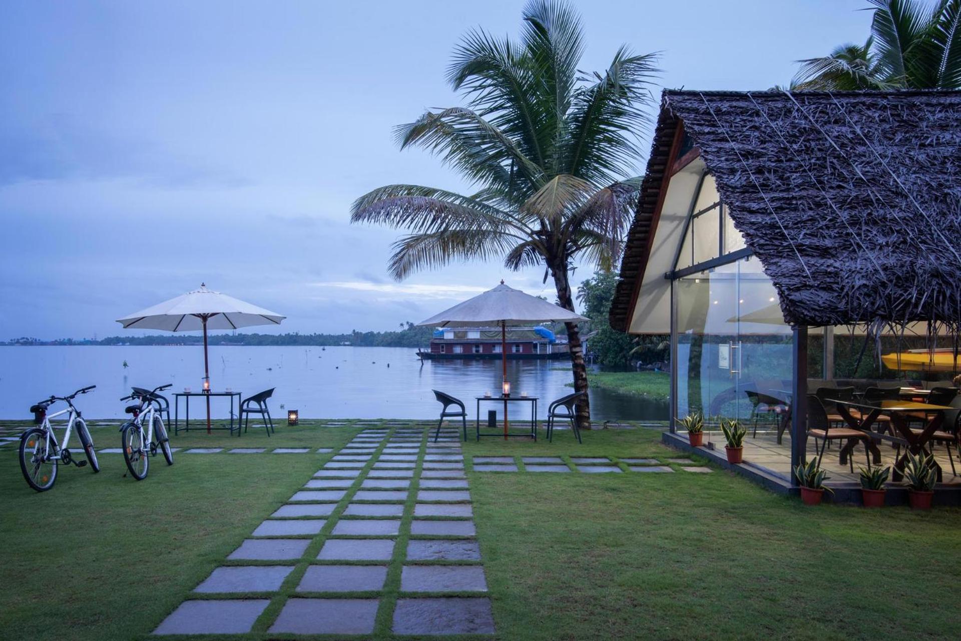 Stayvista At The Rain - River Villa With Infinity Pool Alappuzha Eksteriør bilde