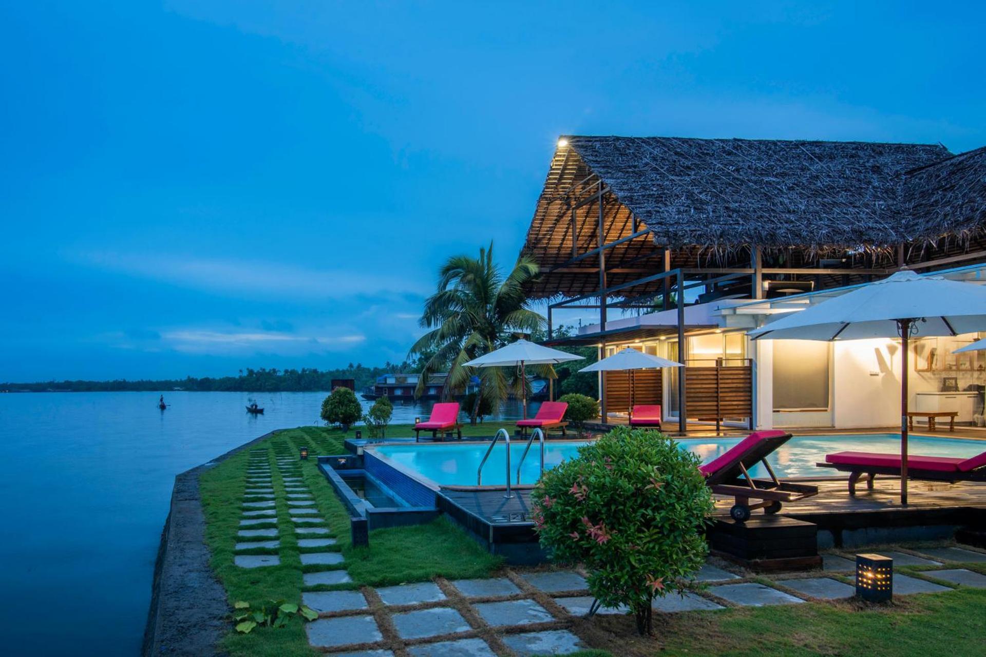 Stayvista At The Rain - River Villa With Infinity Pool Alappuzha Eksteriør bilde