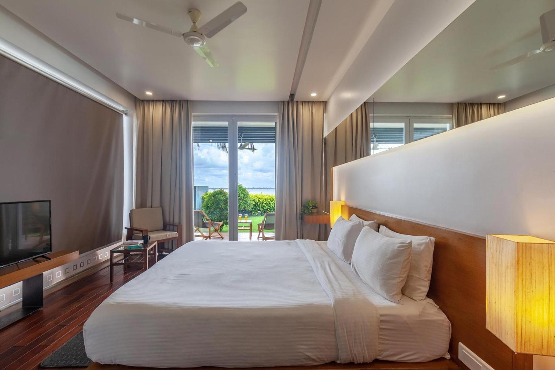 Stayvista At The Rain - River Villa With Infinity Pool Alappuzha Eksteriør bilde