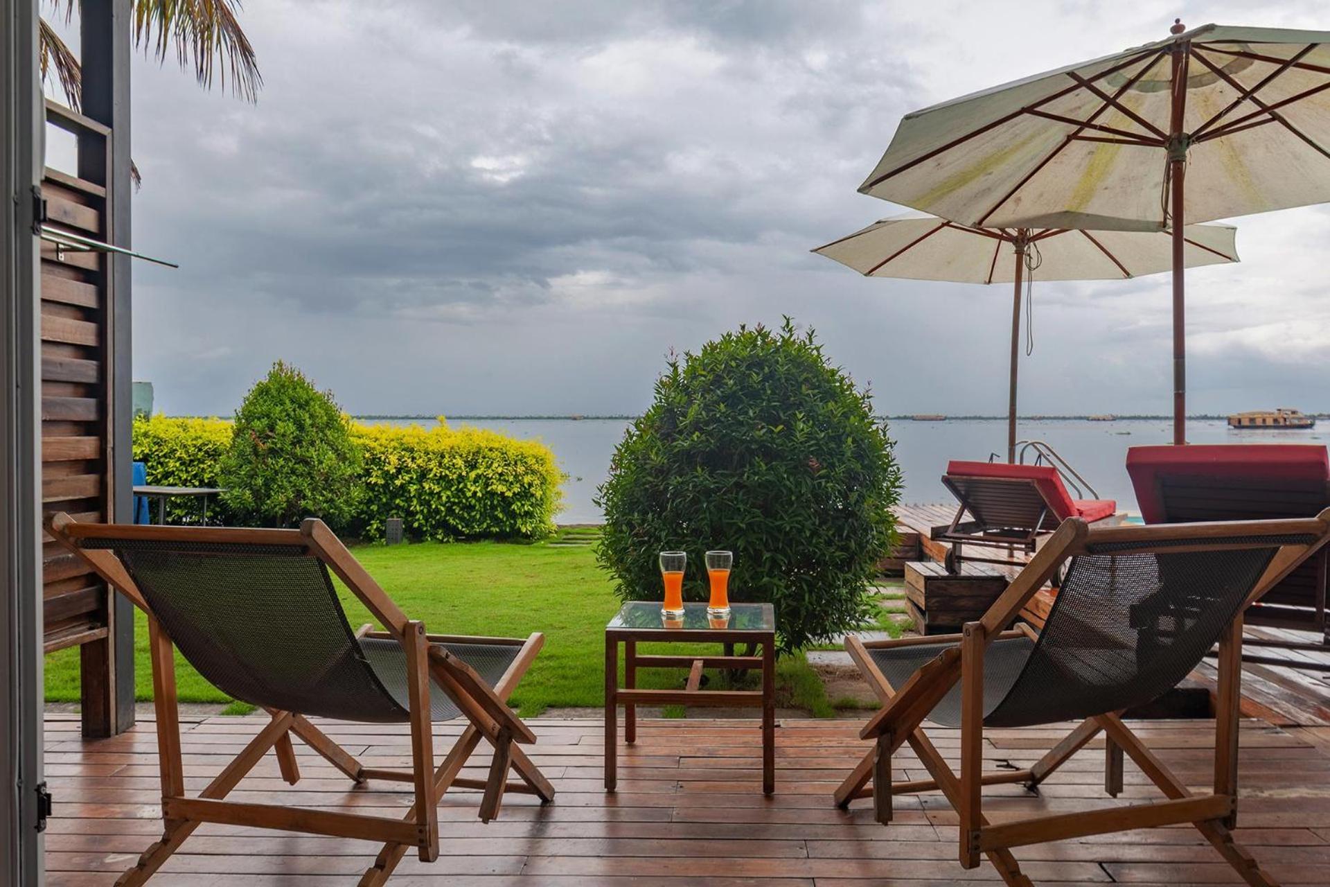 Stayvista At The Rain - River Villa With Infinity Pool Alappuzha Eksteriør bilde